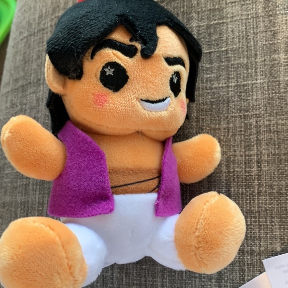 Disney Wishables - Aladdin and Carpet - Picture 3 of 4